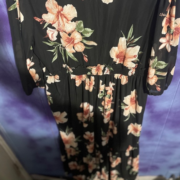 Women Black Floral Dress - Picture 8 of 8